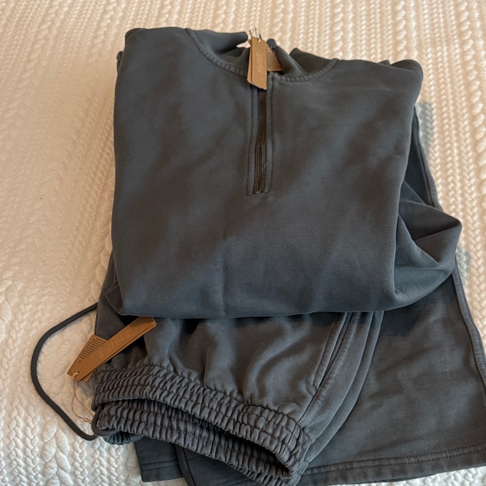 Skims Zircon boyfriend fleece set